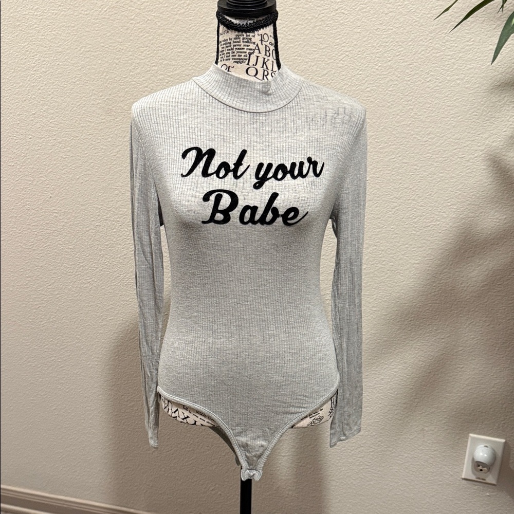 a'gaci Light Gray Long Sleeve Bodysuit - Picture 1 of 2